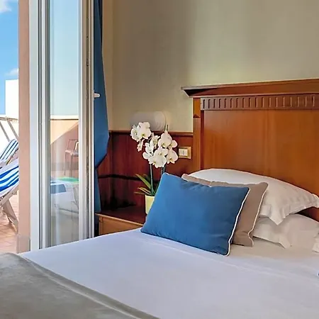 Hotel Bellevue By Oasigroup Rimini