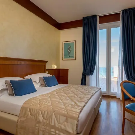 Hotel Bellevue By Oasigroup Rimini